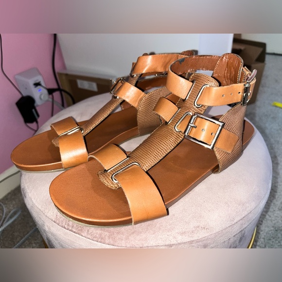 Vince Camuto Women's Brown Leather Sandals - Picture 5 of 9